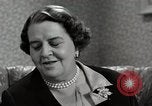 Immagine di Il gruppo di donne americane discutere circa il progetto di cura Memphis Tennessee USA, 1950, secondo 12 filmato di repertorio 65675025213