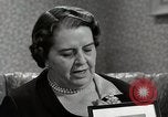 Immagine di Il gruppo di donne americane discutere circa il progetto di cura Memphis Tennessee USA, 1950, secondo 14 filmato di repertorio 65675025213