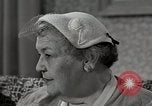 Immagine di Il gruppo di donne americane discutere circa il progetto di cura Memphis Tennessee USA, 1950, secondo 20 filmato di repertorio 65675025213