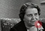 Immagine di Il gruppo di donne americane discutere circa il progetto di cura Memphis Tennessee USA, 1950, secondo 30 filmato di repertorio 65675025213