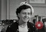 Immagine di Il gruppo di donne americane discutere circa il progetto di cura Memphis Tennessee USA, 1950, secondo 40 filmato di repertorio 65675025213