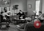 Immagine di Il gruppo di donne americane discutere circa il progetto di cura Memphis Tennessee USA, 1950, secondo 54 filmato di repertorio 65675025213