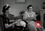Immagine di Il gruppo di donne americane discutere circa il progetto di cura Memphis Tennessee USA, 1950, secondo 56 filmato di repertorio 65675025213