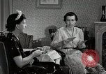 Immagine di Il gruppo di donne americane discutere circa il progetto di cura Memphis Tennessee USA, 1950, secondo 57 filmato di repertorio 65675025213