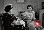 Immagine di Il gruppo di donne americane discutere circa il progetto di cura Memphis Tennessee USA, 1950, secondo 58 filmato di repertorio 65675025213