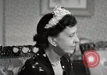 Immagine di Il gruppo di donne americane discutere circa il progetto di cura Memphis Tennessee USA, 1950, secondo 60 filmato di repertorio 65675025213
