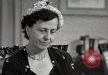 Immagine di Il gruppo di donne americane discutere circa il progetto di cura Memphis Tennessee USA, 1950, secondo 61 filmato di repertorio 65675025213