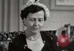 Immagine di Il gruppo di donne americane discutere circa il progetto di cura Memphis Tennessee USA, 1950, secondo 62 filmato di repertorio 65675025213