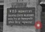 Immagine di CARE Self Help per rilievo generale ostetricia India Haryana, 1950, secondo 19 filmato di repertorio 65675025215