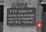 Immagine di CARE Self Help per rilievo generale ostetricia India Haryana, 1950, secondo 22 filmato di repertorio 65675025215