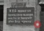 Immagine di CARE Self Help per rilievo generale ostetricia India Haryana, 1950, secondo 23 filmato di repertorio 65675025215