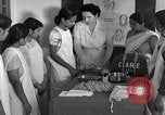 Immagine di CARE Self Help per rilievo generale ostetricia India Haryana, 1950, secondo 28 filmato di repertorio 65675025215