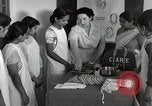 Immagine di CARE Self Help per rilievo generale ostetricia India Haryana, 1950, secondo 29 filmato di repertorio 65675025215
