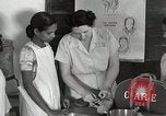 Immagine di CARE Self Help per rilievo generale ostetricia India Haryana, 1950, secondo 33 filmato di repertorio 65675025215