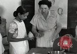 Immagine di CARE Self Help per rilievo generale ostetricia India Haryana, 1950, secondo 42 filmato di repertorio 65675025215