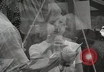 Immagine di Le persone hanno contribuito a cura di Self-help project New York United States USA, 1950, secondo 13 filmato di repertorio 65675025217