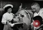 Immagine di Le persone hanno contribuito a cura di Self-help project New York United States USA, 1950, secondo 28 filmato di repertorio 65675025217