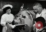 Immagine di Le persone hanno contribuito a cura di Self-help project New York United States USA, 1950, secondo 29 filmato di repertorio 65675025217