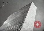 Immagine di American Life per il ritorno dei soldati dopo la seconda guerra mondiale United States USA, 1952, secondo 6 filmato di repertorio 65675025219