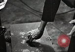 Immagine di American Life per il ritorno dei soldati dopo la seconda guerra mondiale United States USA, 1952, secondo 26 filmato di repertorio 65675025219