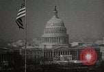 Immagine di American Life per il ritorno dei soldati dopo la seconda guerra mondiale United States USA, 1952, secondo 32 filmato di repertorio 65675025219