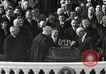 Immagine di American Life per il ritorno dei soldati dopo la seconda guerra mondiale United States USA, 1952, secondo 39 filmato di repertorio 65675025219