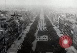 Immagine di American Life per il ritorno dei soldati dopo la seconda guerra mondiale United States USA, 1952, secondo 41 filmato di repertorio 65675025219