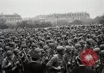 Immagine di American Life per il ritorno dei soldati dopo la seconda guerra mondiale United States USA, 1952, secondo 53 filmato di repertorio 65675025219