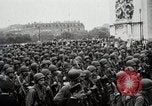Immagine di American Life per il ritorno dei soldati dopo la seconda guerra mondiale United States USA, 1952, secondo 54 filmato di repertorio 65675025219