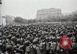 Immagine di American Life per il ritorno dei soldati dopo la seconda guerra mondiale United States USA, 1952, secondo 61 filmato di repertorio 65675025219