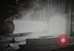 Image américain des années 1950 les hommes et les femmes au travail et sur les jours fériés United States USA, 1953, de la seconde 8 séquences d'archives historiques vidéo 65675025222