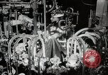 Image américain des années 1950 les hommes et les femmes au travail et sur les jours fériés United States USA, 1953, de la seconde 21 séquences d'archives historiques vidéo 65675025222