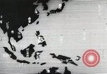 Immagine di Paracadute giapponese di truppe e materiali di consumo vengono ignorati Celebes, 1942, secondo 10 filmato di repertorio 65675025225