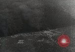 Immagine di Paracadute giapponese di truppe e materiali di consumo vengono ignorati Celebes, 1942, secondo 40 filmato di repertorio 65675025225