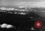 Immagine di Paracadute giapponese di truppe e materiali di consumo vengono ignorati Celebes, 1942, secondo 53 filmato di repertorio 65675025225