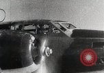Standbild japanischen Flugzeugen Angriff holländische Schiffe Java Meer, 1942, aus Sekunde 34 historischem Filmmaterial Videoclip 65675025226