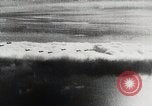Standbild japanischen Flugzeugen Angriff holländische Schiffe Java Meer, 1942, aus Sekunde 42 historischem Filmmaterial Videoclip 65675025226