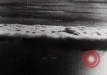 Standbild japanischen Flugzeugen Angriff holländische Schiffe Java Meer, 1942, aus Sekunde 44 historischem Filmmaterial Videoclip 65675025226