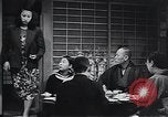 Standbild Professionelle Arbeitsplätze moderner japanischer Frauen Japan, 1950, aus Sekunde 15 historischem Filmmaterial Videoclip 65675025239