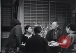 Standbild Professionelle Arbeitsplätze moderner japanischer Frauen Japan, 1950, aus Sekunde 17 historischem Filmmaterial Videoclip 65675025239