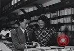 Image la progression des femmes dans la société japonaise Japon, 1950, de la seconde 12 séquences d'archives historiques vidéo 65675025240