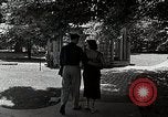 Image étudiant japonais habituates lui-même à la vie universitaire Bloomington Indiana USA, 1951, de la seconde 23 séquences d'archives historiques vidéo 65675025242