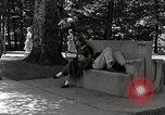 Image étudiant japonais habituates lui-même à la vie universitaire Bloomington Indiana USA, 1951, de la seconde 34 séquences d'archives historiques vidéo 65675025242