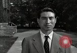 Image étudiant japonais habituates lui-même à la vie universitaire Bloomington Indiana USA, 1951, de la seconde 40 séquences d'archives historiques vidéo 65675025242