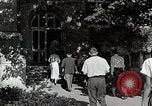 Image étudiant japonais habituates lui-même à la vie universitaire Bloomington Indiana USA, 1951, de la seconde 52 séquences d'archives historiques vidéo 65675025242