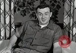 Image étudiant japonais répond à un professeur d'université Bloomington Indiana USA, 1951, de la seconde 47 séquences d'archives historiques vidéo 65675025243