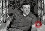 Image étudiant japonais répond à un professeur d'université Bloomington Indiana USA, 1951, de la seconde 48 séquences d'archives historiques vidéo 65675025243