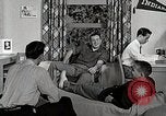 Image étudiant japonais répond à un professeur d'université Bloomington Indiana USA, 1951, de la seconde 53 séquences d'archives historiques vidéo 65675025243