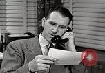 Standbild japanische Studentin joins außerschulische Aktivitäten Bloomington Indiana USA, 1951, aus Sekunde 17 historischem Filmmaterial Videoclip 65675025244