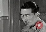 Standbild japanische Studentin joins außerschulische Aktivitäten Bloomington Indiana USA, 1951, aus Sekunde 19 historischem Filmmaterial Videoclip 65675025244